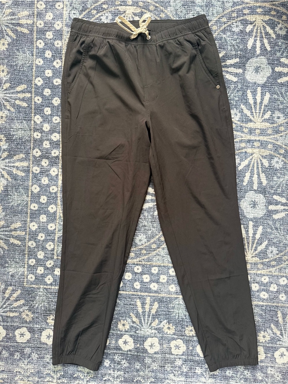 Vuori Men's Black Jogger Pants with Drawstring
